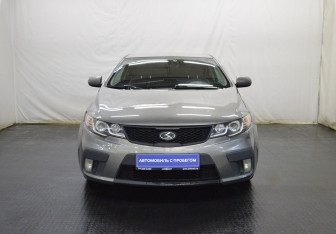 Подержанный автомобиль Kia Cerato Coupe 2010 года (2 фото)