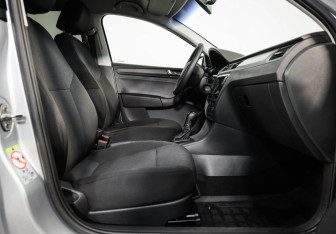 Подержанный автомобиль Skoda Rapid Liftback 2019 года (19 фото)