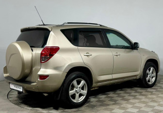 Подержанный автомобиль Toyota RAV4 2008 года (5 фото)