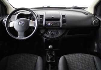 Подержанный автомобиль Nissan Note 2006 года (5 фото)