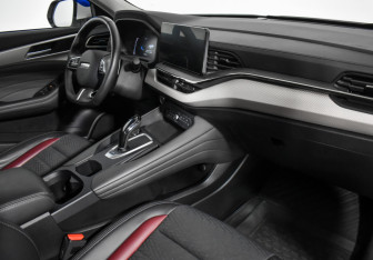 Подержанный автомобиль Haval F7 2023 года (12 фото)