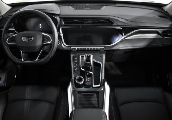 Подержанный автомобиль Geely Atlas Pro 2023 года (16 фото)