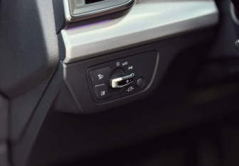 Подержанный автомобиль Audi Q5 2017 года (15 фото)