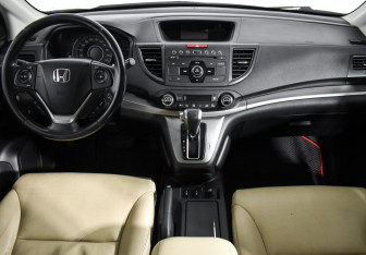 Подержанный автомобиль Honda CR-V 2013 года (14 фото)