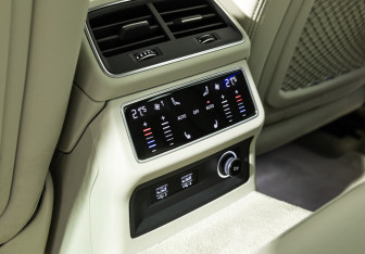 Подержанный автомобиль Audi A6 Sedan 2020 года (22 фото)