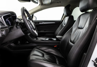 Подержанный автомобиль Ford Mondeo Sedan 2017 года (20 фото)