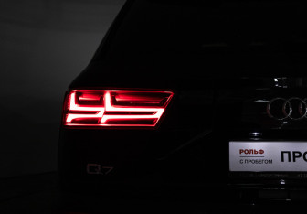 Подержанный автомобиль Audi Q7 2019 года (31 фото)