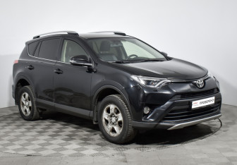 Подержанный автомобиль Toyota RAV4 2016 года (3 фото)