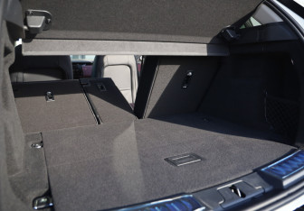 Подержанный автомобиль Land Rover Range Rover Evoque 2024 года (38 фото)