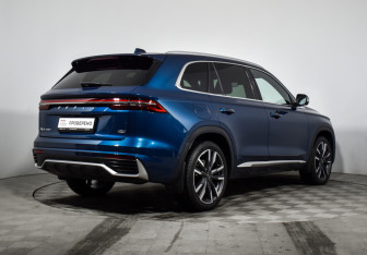 Подержанный автомобиль Geely Monjaro 2024 года (5 фото)