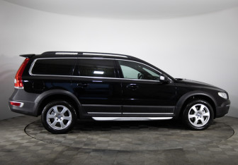 Подержанный автомобиль Volvo XC70 2015 года (4 фото)