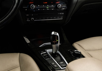 Подержанный автомобиль BMW X3 2014 года (14 фото)