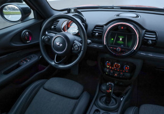 Подержанный автомобиль MINI Clubman Wagon 2019 года (9 фото)