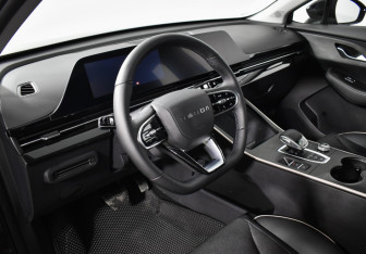 Подержанный автомобиль Omoda C5 2024 года (9 фото)