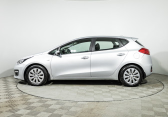 Подержанный автомобиль Kia Ceed Hatchback 2018 года (8 фото)