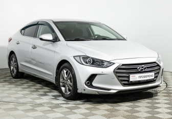 Подержанный автомобиль Hyundai Elantra Sedan 2018 года (3 фото)