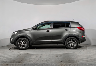 Подержанный автомобиль Kia Sportage 2011 года (8 фото)