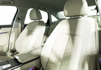 Подержанный автомобиль Audi A6 Sedan 2020 года (17 фото)