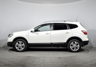 Подержанный автомобиль Nissan Qashqai+2 2013 года (8 фото)