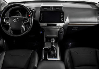 Подержанный автомобиль Toyota Land Cruiser Prado 2021 года (16 фото)