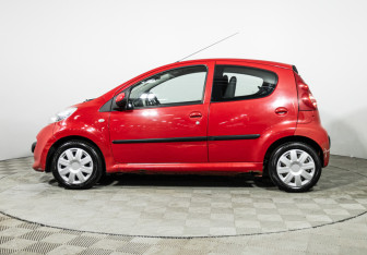 Подержанный автомобиль Peugeot 107 2008 года (8 фото)