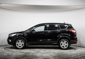 Подержанный автомобиль Ford Kuga 2018 года (8 фото)