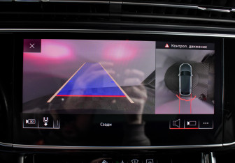 Подержанный автомобиль Audi Q8 2019 года (17 фото)