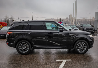 Подержанный автомобиль Land Rover Range Rover Sport 2016 года (6 фото)