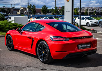 Подержанный автомобиль Porsche Cayman 2018 года (68 фото)