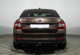 Подержанный автомобиль Skoda Octavia Liftback 2016 года (6 фото)