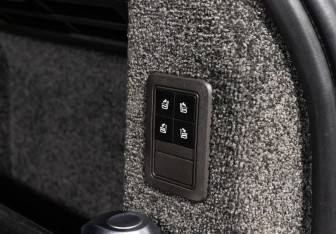 Подержанный автомобиль Land Rover Range Rover 2014 года (28 фото)