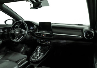 Подержанный автомобиль Kia Cerato Sedan 2020 года (9 фото)