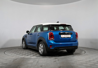 Подержанный автомобиль MINI Countryman 2017 года (7 фото)