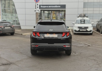 Подержанный автомобиль Hyundai Tucson 2022 года (5 фото)