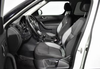 Подержанный автомобиль Skoda Yeti 2017 года (10 фото)