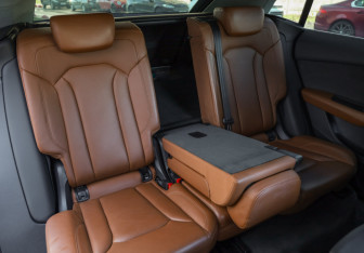 Подержанный автомобиль Audi Q8 2018 года (34 фото)