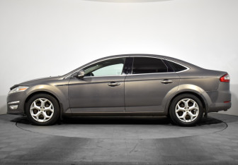 Подержанный автомобиль Ford Mondeo Sedan 2011 года (8 фото)