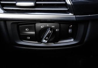 Подержанный автомобиль BMW X5 2017 года (22 фото)