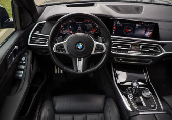 Подержанный автомобиль BMW X7 2020 года (17 фото)