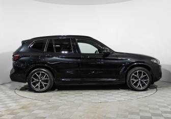 Подержанный автомобиль BMW X3 2021 года (4 фото)