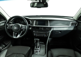 Подержанный автомобиль Kia Optima Sedan 2019 года (13 фото)