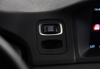 Подержанный автомобиль Volvo XC70 2015 года (13 фото)