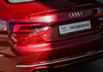 Подержанный автомобиль Audi A5 Coupe 2018 года (12 фото)