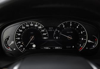 Подержанный автомобиль BMW X3 2019 года (15 фото)