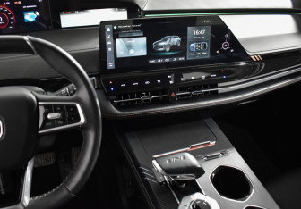 Подержанный автомобиль Changan UNI-K 2023 года (17 фото)