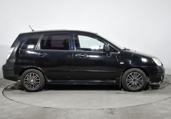 Подержанный автомобиль Suzuki Liana Wagon 2006 года (4 фото)