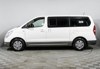 Подержанный автомобиль Hyundai H-1 2016 года (8 фото)