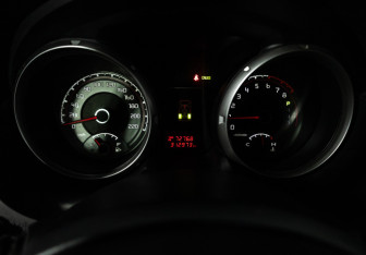 Подержанный автомобиль Mitsubishi Pajero 2013 года (12 фото)