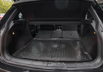 Подержанный автомобиль Volkswagen Tiguan 2021 года (33 фото)