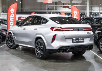 Подержанный автомобиль BMW X6 M 2020 года (12 фото)